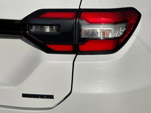 Certified 2024 Honda Pilot Touring image 12