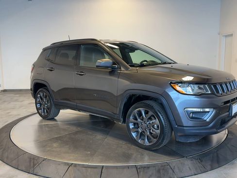 Used 2021 Jeep Compass Latitude image 2