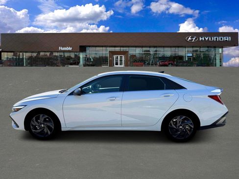 New 2026 Hyundai Elantra SEL Sport Premium FWD image 3