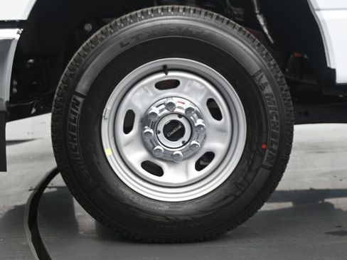 New 2026 Ford F250 XL w/ FX4 Off-Road Package image 24