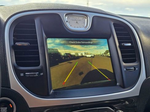 Used 2022 Chrysler 300 Touring L RWD image 22