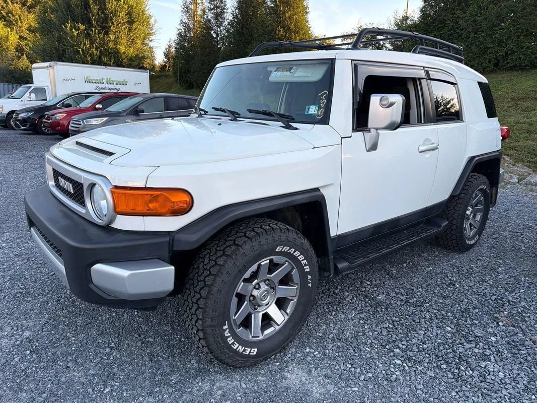 Used 2014 Toyota FJ Cruiser 4WD w/ Upgrade Package image 1