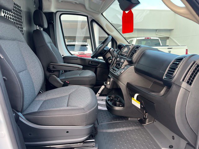 Used 2025 RAM ProMaster 2500 FWD image 9