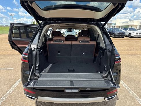 Certified 2024 BMW X7 xDrive40i w/ Executive Package AWD/4WD image 9