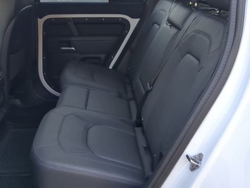 Used 2025 Land Rover Defender 110 X-Dynamic SE image 20