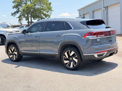 Used 2024 Volkswagen Atlas Cross Sport SEL AWD/4WD image 10