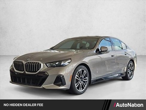 Used 2027 BMW 530i w/ M Sport Package RWD image 1