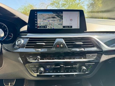 Used 2018 BMW M550i xDrive AWD/4WD image 19