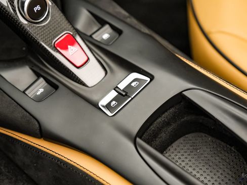 Used 2022 Ferrari 812 GTS RWD image 85