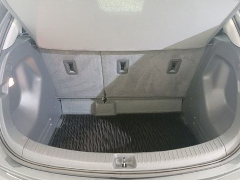 Used 2019 Chevrolet Bolt LT FWD image 9