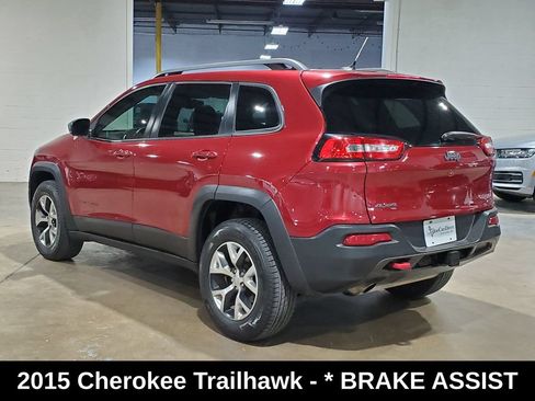 Used 2015 Jeep Cherokee Trailhawk w/ Comfort/Convenience Group AWD/4WD image 12
