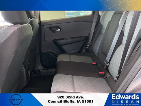 Used 2023 Nissan Rogue SV AWD/4WD image 10