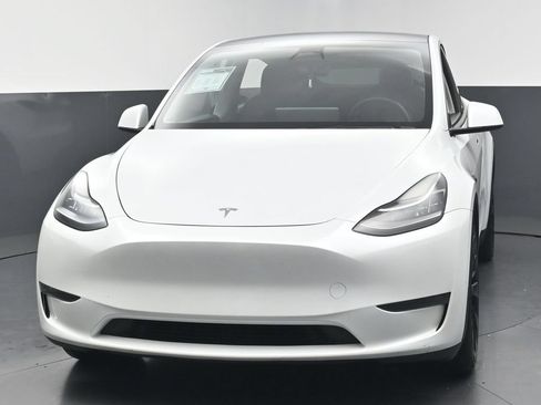 Used 2023 Tesla Model Y Long Range AWD/4WD image 6