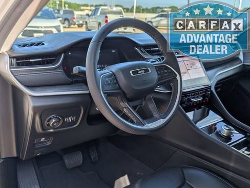 Used 2023 Jeep Grand Cherokee Limited w/ Luxury Tech Group II RWD image 4