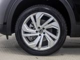 Used 2022 Volkswagen Atlas SE image 2