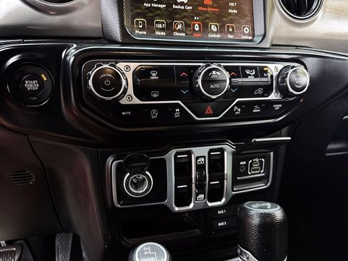 Used 2023 Jeep Wrangler Unlimited Sport w/ Sun And Sound Package AWD/4WD image 10