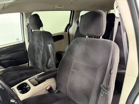 Used 2014 Dodge Grand Caravan SXT FWD image 13