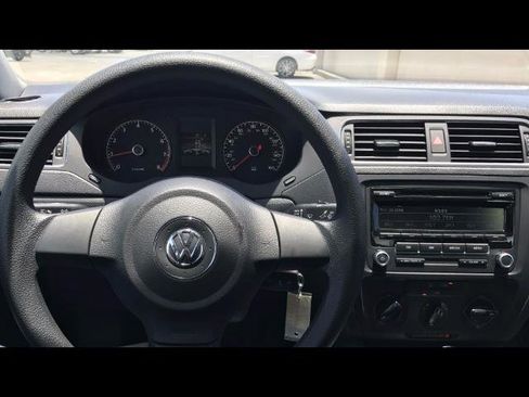 Used 2014 Volkswagen Jetta S image 9