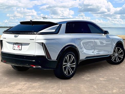 Used 2024 Cadillac Lyriq Luxury RWD image 4