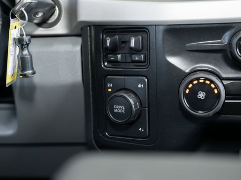 Used 2024 Ford F250 XLT image 34