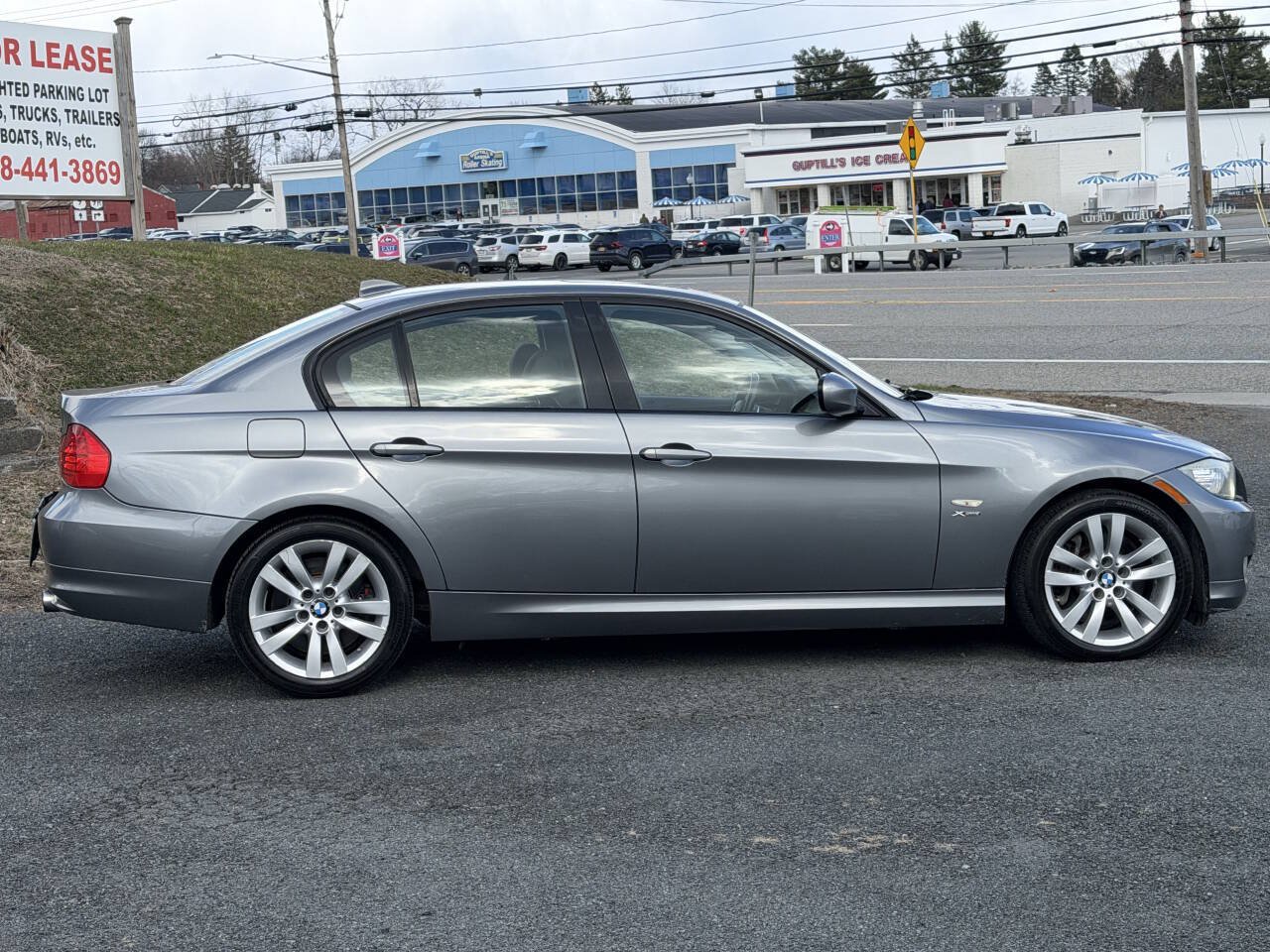 Used 2011 BMW 335i xDrive Sedan AWD/4WD image 4