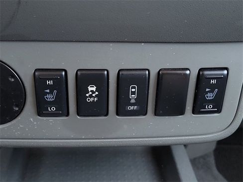 Used 2021 Nissan Frontier SV w/ Midnight Edition Floor Mats image 16