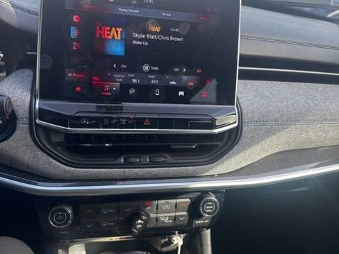 Used 2023 Jeep Compass Latitude w/ Convenience Group image 10