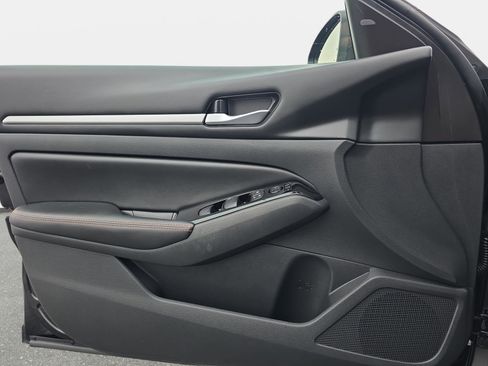 Used 2024 Nissan Altima 2.5 SR image 26