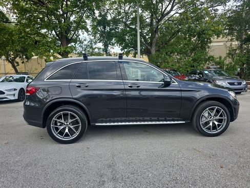 Used 2022 Mercedes-Benz GLC 300 4MATIC w/ AMG Line image 10