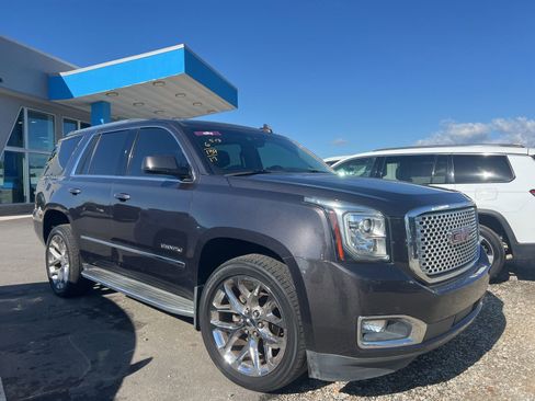 Used 2017 GMC Yukon Denali w/ Open Road Package AWD/4WD image 9