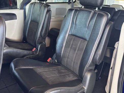 Used 2020 Dodge Grand Caravan SXT image 20