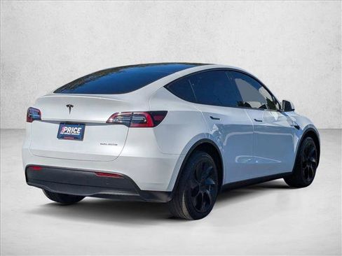 Used 2023 Tesla Model Y Long Range image 5