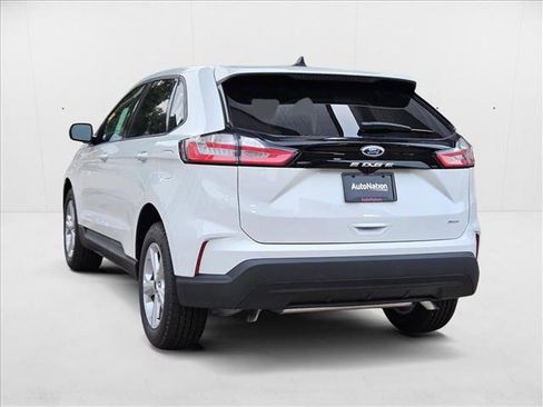 New 2024 Ford Edge SE image 9