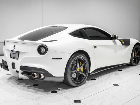 Used 2017 Ferrari F12 Berlinetta RWD image 9
