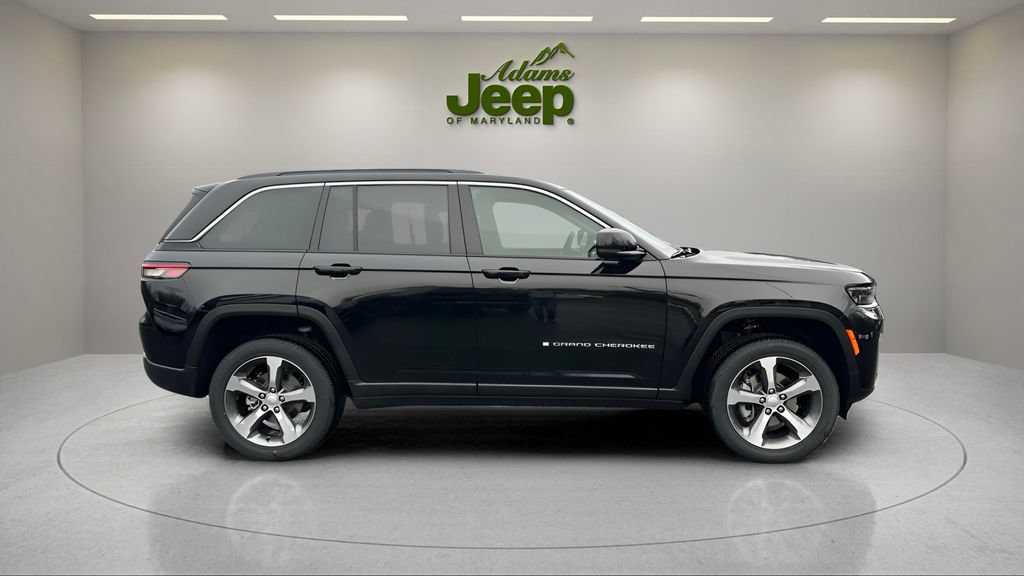 New 2026 Jeep Grand Cherokee Limited w/ Trailer Tow Package AWD/4WD image 8