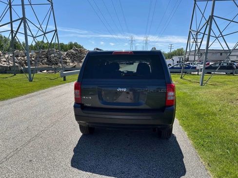 Used 2014 Jeep Patriot Sport AWD/4WD image 7