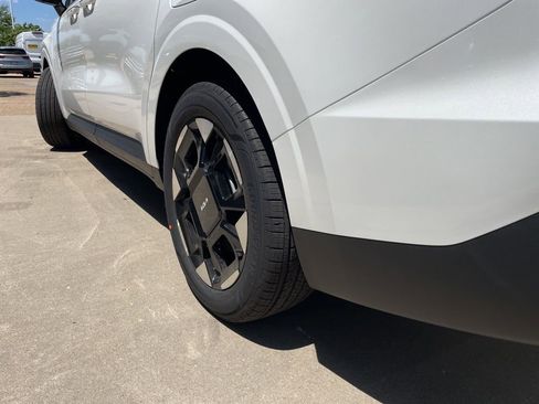 New 2026 Kia Carnival EX FWD image 18
