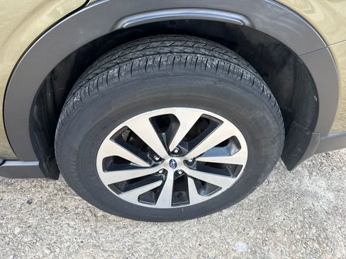 Used 2020 Subaru Outback Premium AWD/4WD image 7