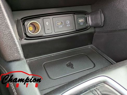 Used 2020 Hyundai Santa Fe SEL w/ Convenience + Premium Package image 26