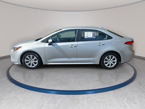 Used 2024 Toyota Corolla LE image 6