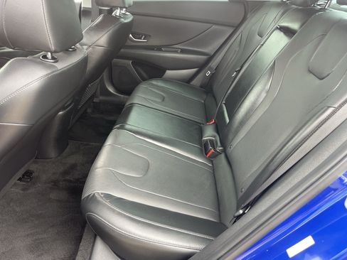 Used 2023 Hyundai Elantra Limited w/ Preferred Accessory Package FWD image 14