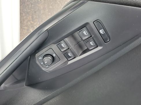 Used 2019 Volkswagen Jetta SE image 16