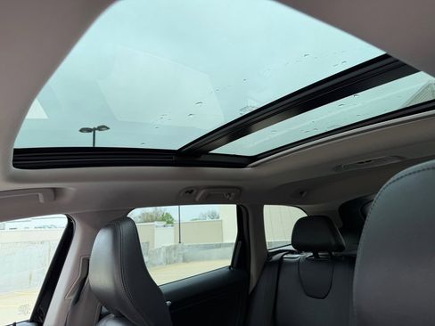 Used 2016 Volvo XC60 T5 Premier image 13