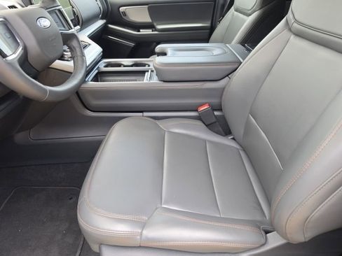 Used 2025 Ford Expedition Max Active RWD image 10