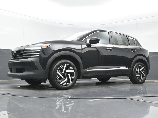 Used 2025 Nissan Kicks SV w/ Charging Package FWD image 21