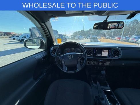 Used 2016 Toyota Tacoma TRD Off-Road w/ Premium & Technology Package image 13