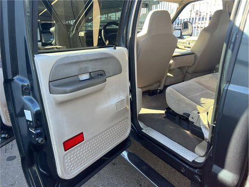Used 2004 Ford F250 XLT image 8
