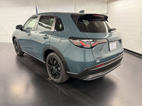 New 2026 Honda HR-V Sport image 3