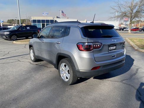 Used 2022 Jeep Compass Latitude image 5