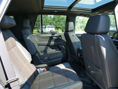 New 2026 Chevrolet Tahoe High Country AWD/4WD image 13